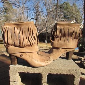 Born Banbury Fringe Moc Heeled Boots